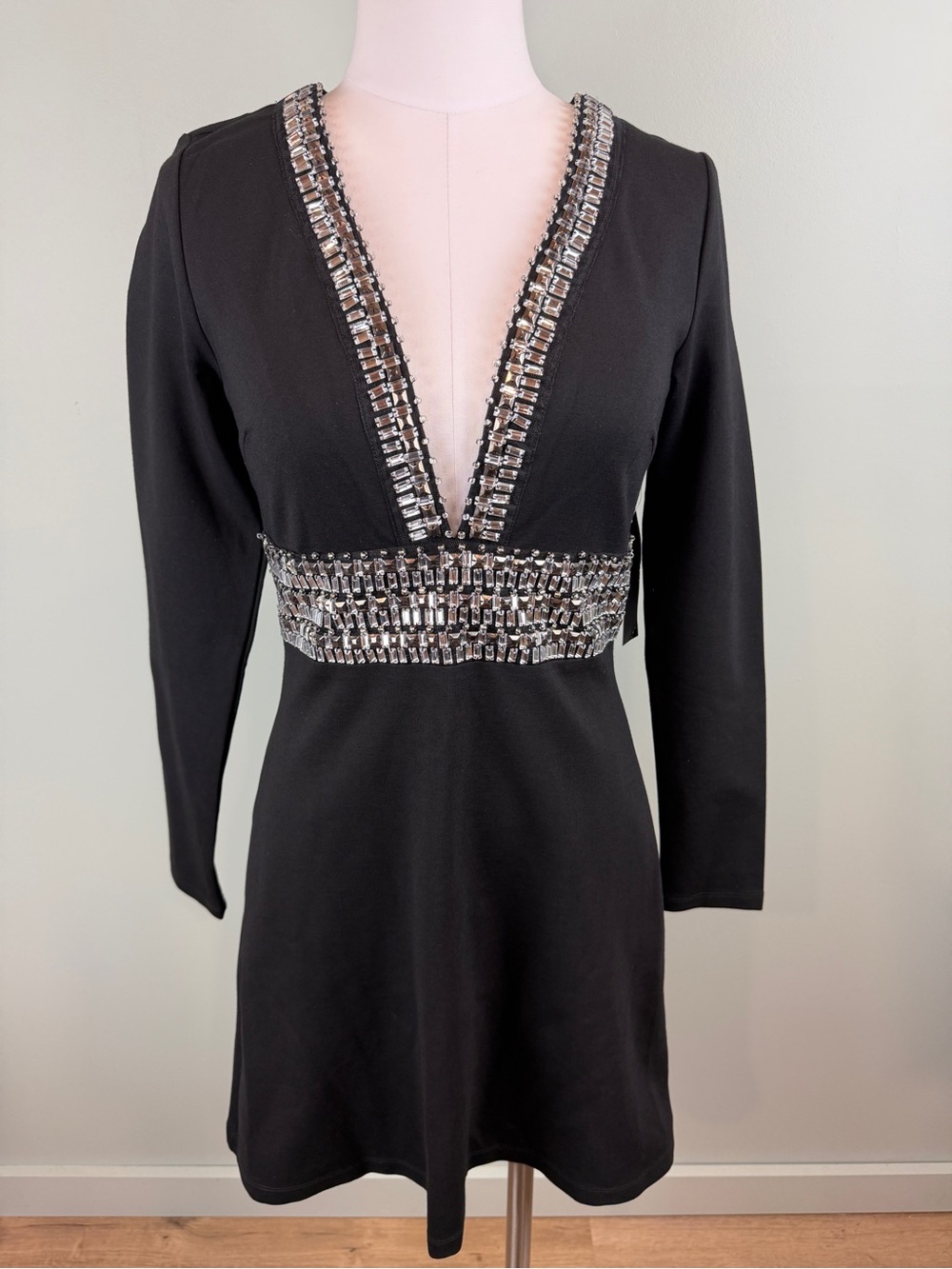 NWT Venus Black Embellished Deep V-Neck Long Sleeve Knit Cocktail Mini Dress 4